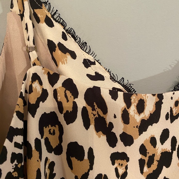Socialite Leopard Print Going Out Top/Tank Top - Picture 8 of 9